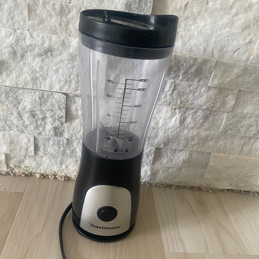 Sleek Black‎ and Silver Kitchen Blender